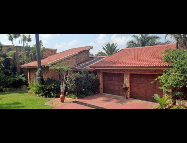 4 BEDROOM HOUSE FOR SALE IN HOEVELD PARK